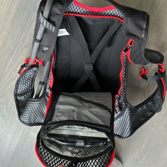 UNDER ARMOUR SPEEDFORM RUN PACK
Item #02047 - Picture 5 of 11